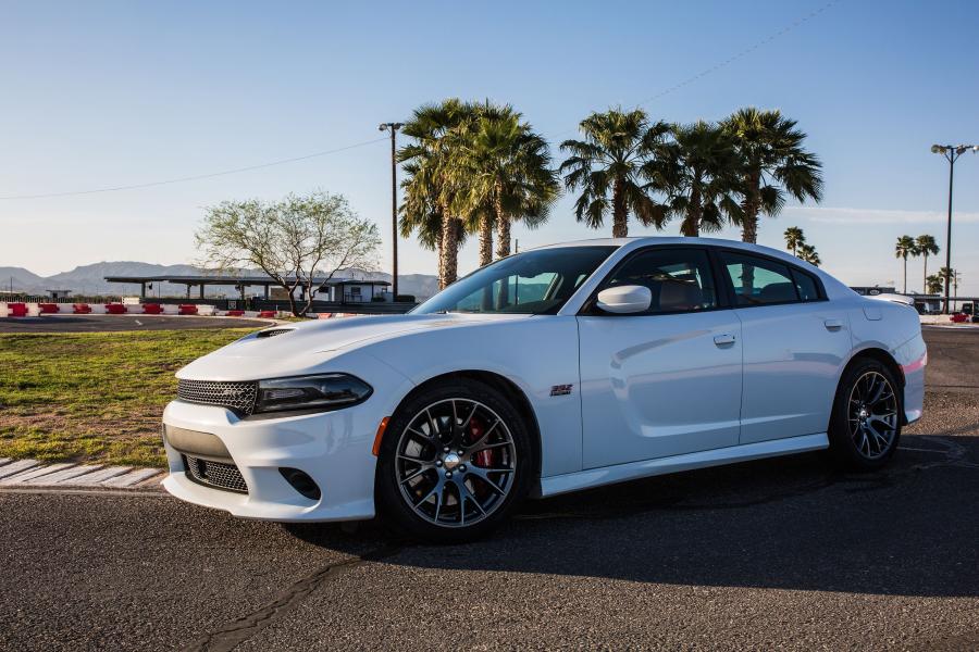  Dodge Charger SRT Hellcat 2015 года  (фото 4 из 111)
